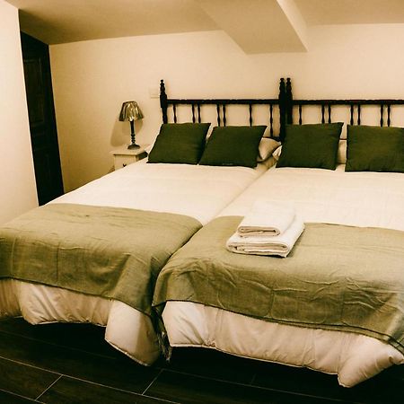 El Aprisco, Con Piscina Climatizada En Hueva-Guadalajara Villa Ngoại thất bức ảnh