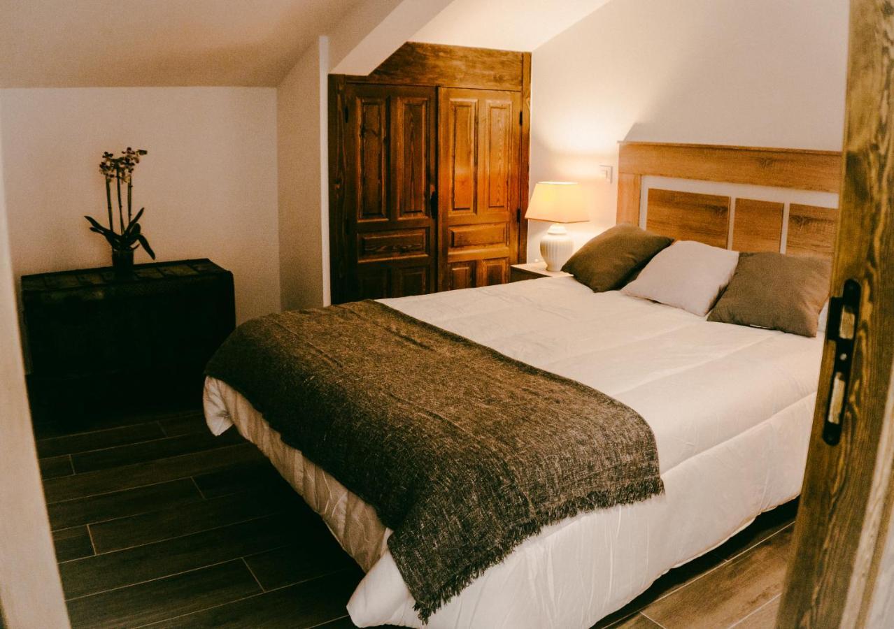 El Aprisco, Con Piscina Climatizada En Hueva-Guadalajara Villa Ngoại thất bức ảnh