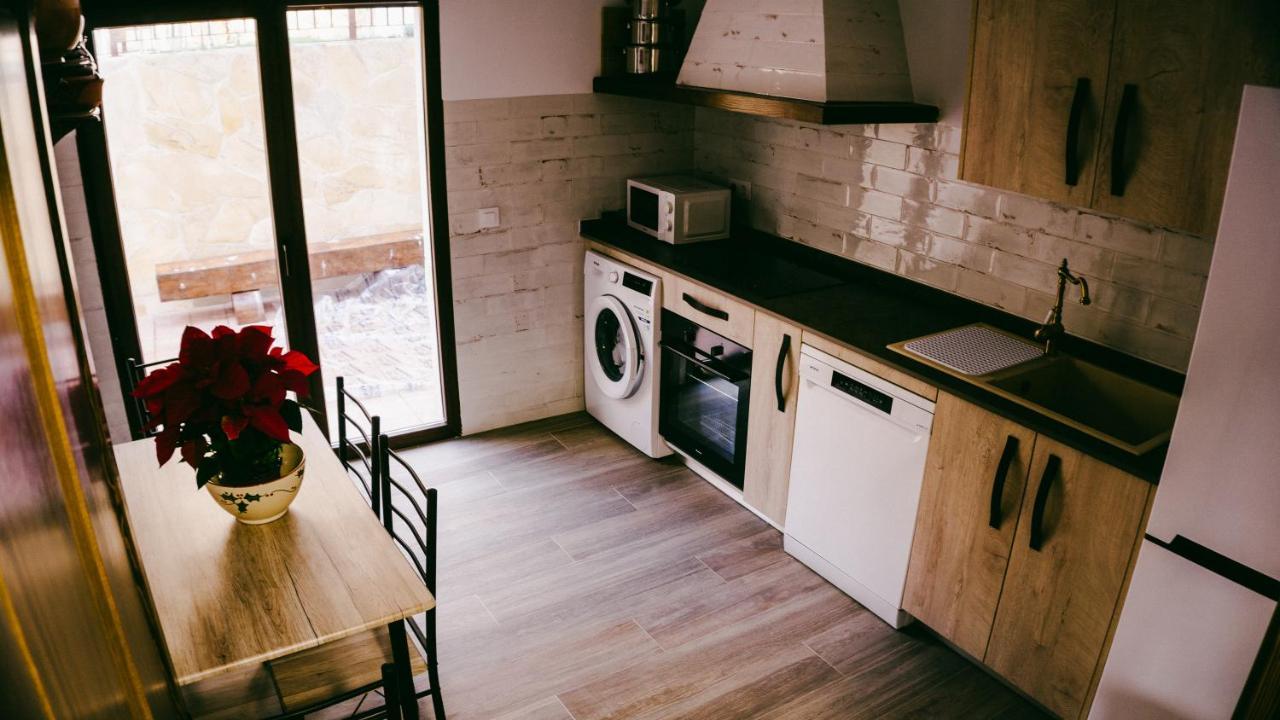El Aprisco, Con Piscina Climatizada En Hueva-Guadalajara Villa Ngoại thất bức ảnh